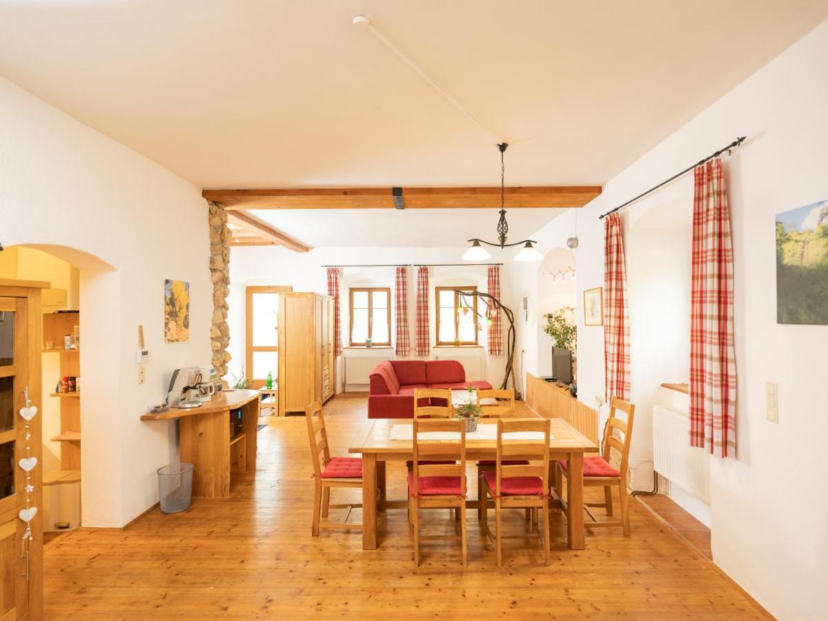 פויסדורף Ferienwohnung Zum Kapuziner מראה חיצוני תמונה