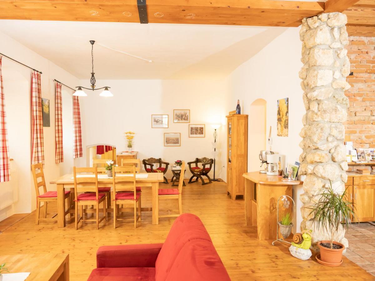 פויסדורף Ferienwohnung Zum Kapuziner מראה חיצוני תמונה