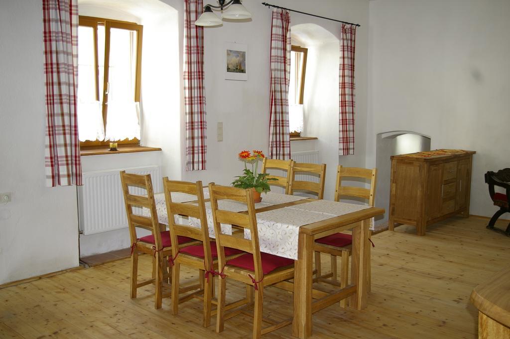 פויסדורף Ferienwohnung Zum Kapuziner חדר תמונה