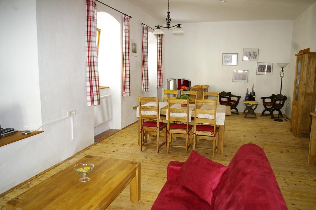 פויסדורף Ferienwohnung Zum Kapuziner חדר תמונה