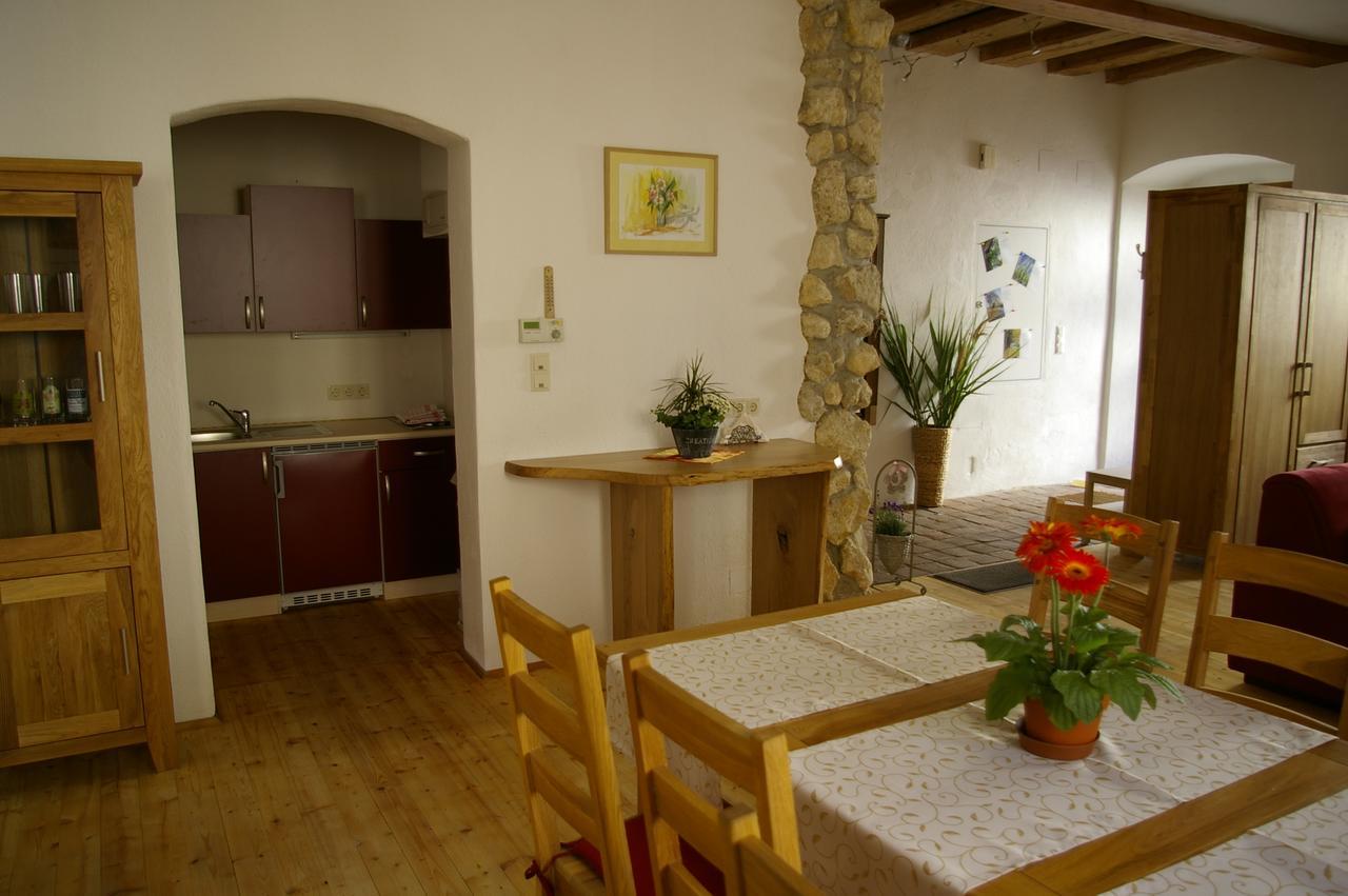פויסדורף Ferienwohnung Zum Kapuziner מראה חיצוני תמונה