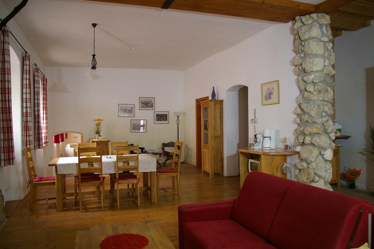 פויסדורף Ferienwohnung Zum Kapuziner מראה חיצוני תמונה