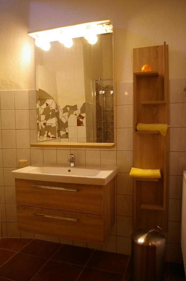 פויסדורף Ferienwohnung Zum Kapuziner מראה חיצוני תמונה